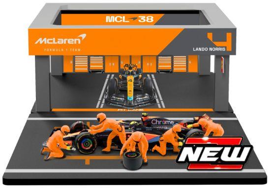 Burago 1:43 Scale McLaren MCL 38 #81 Oscar Piastri 2024 Pit Pass Set