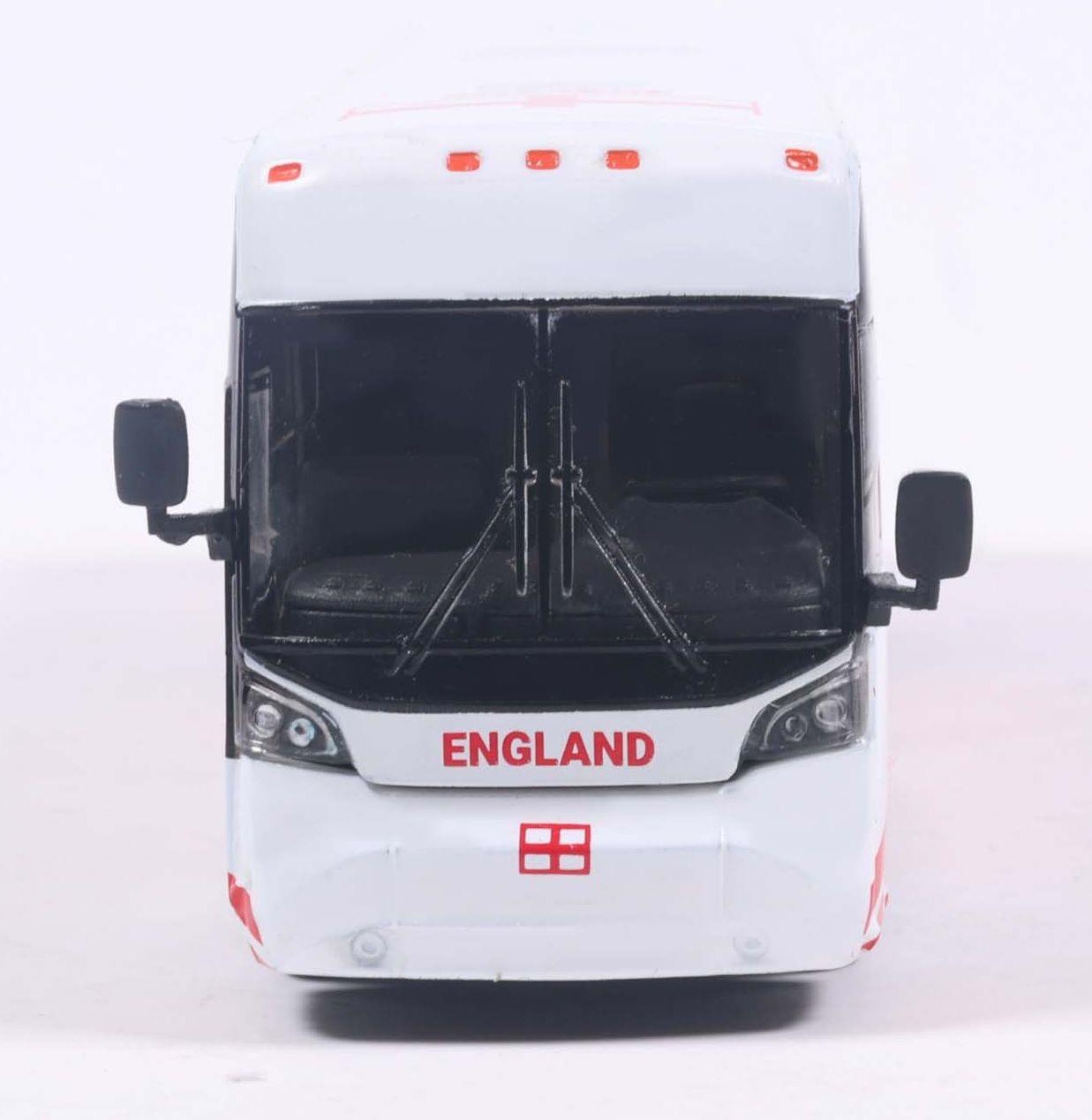Iconic Replicas  1:87th Scale MCI D4520 Coach England National Soccer Team