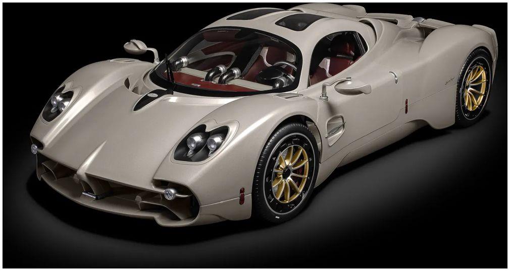 Pocher Pagani Utopia Coupe - Rinascimento Lucido 1:8th Scale Kit