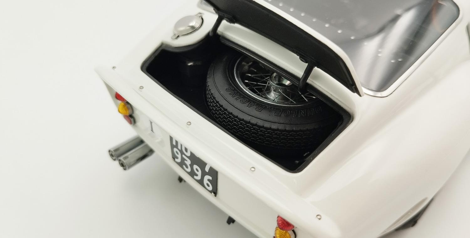 CMC 1:18 Scale Ferrari 250 GTO RHD Chassis #3729 2nd Tourist Trophy 1962 Graham Hill #10