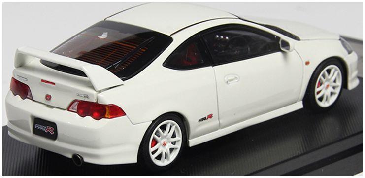 LCD Model 1:43 Scale Honda Integra (DC5) Type R White
