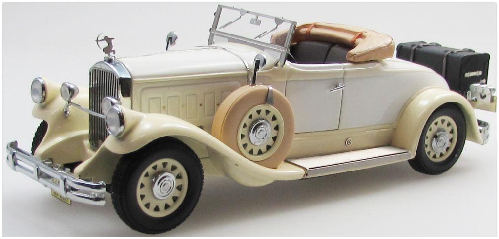 Esval 1:43 Scale Pierce Arrow Model B Roadster Top Down White/Beige 1930