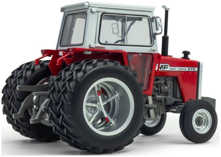 Universal Hobbies 1:32 Scale Massey Ferguson 575 2wd w/Molcon Duals