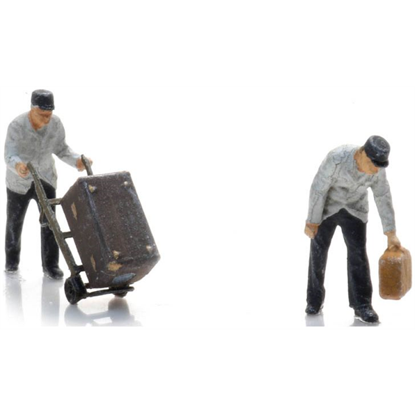 Artitec 1:160 Scale Porters w/Luggage (2x) (NS) Ready-Made Figures