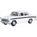 Oxford Diecast 1:76 Scale Austin Cambridge White/Maroon Snowberry White/Embassy Maroon