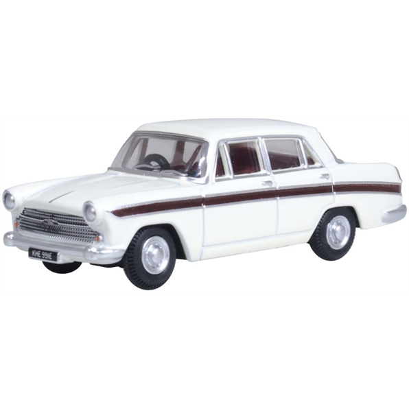 Oxford Diecast 1:76 Scale Austin Cambridge White/Maroon Snowberry White/Embassy Maroon