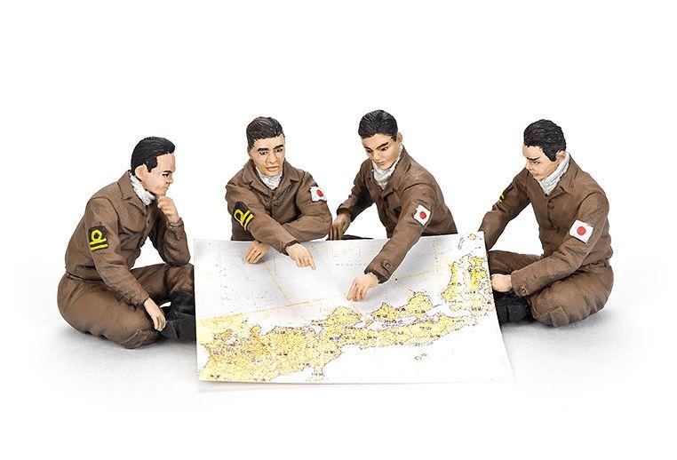 Zoukei-Mura SWS05-F04 1/32 Scale Mitsubishi J2M3 RaidenBriefing Set (4 Figures)