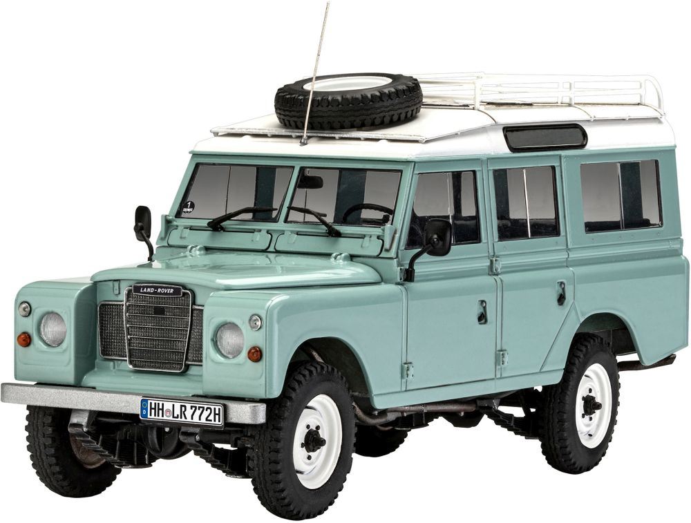 Revell 1:24 Scale Land Rover Series III 'Model Set'