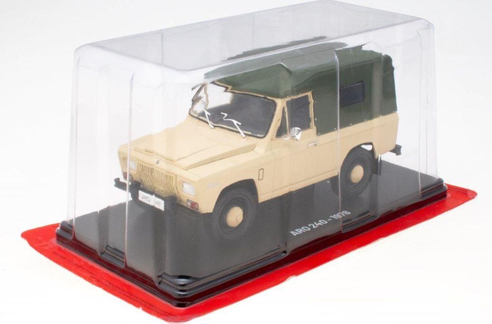 Atlas Editions 1:24 Scale ARO 240 - 1978 Sand/Green canvas top 1:24 Blister can be squashed