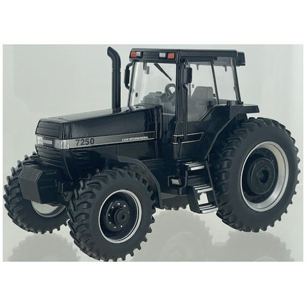 Britains 1:32 Scale Case IH Magnum 7250 Black