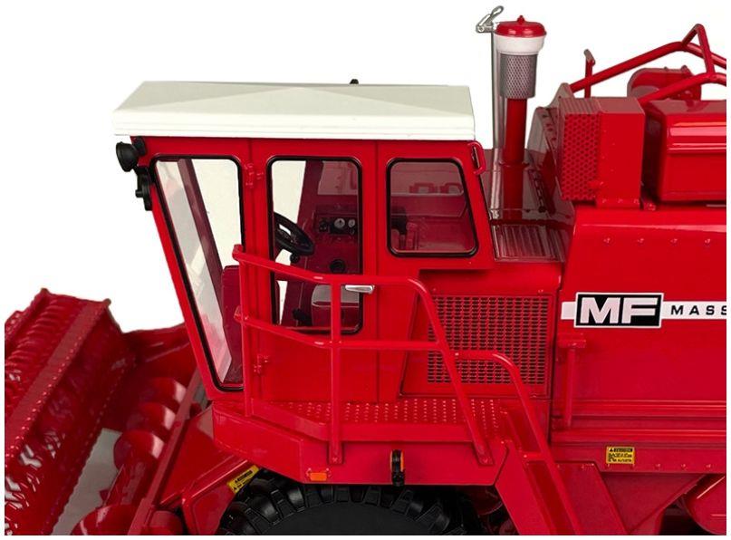 Universal Hobbies 1:32 Scale Massey Ferguson 760 Combine