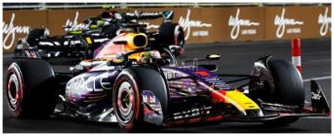 Spark 1:18 Scale Oracle Red Bull Racing RB19 #1 Winner Las Vegas GP 2023 Max Verstappen
