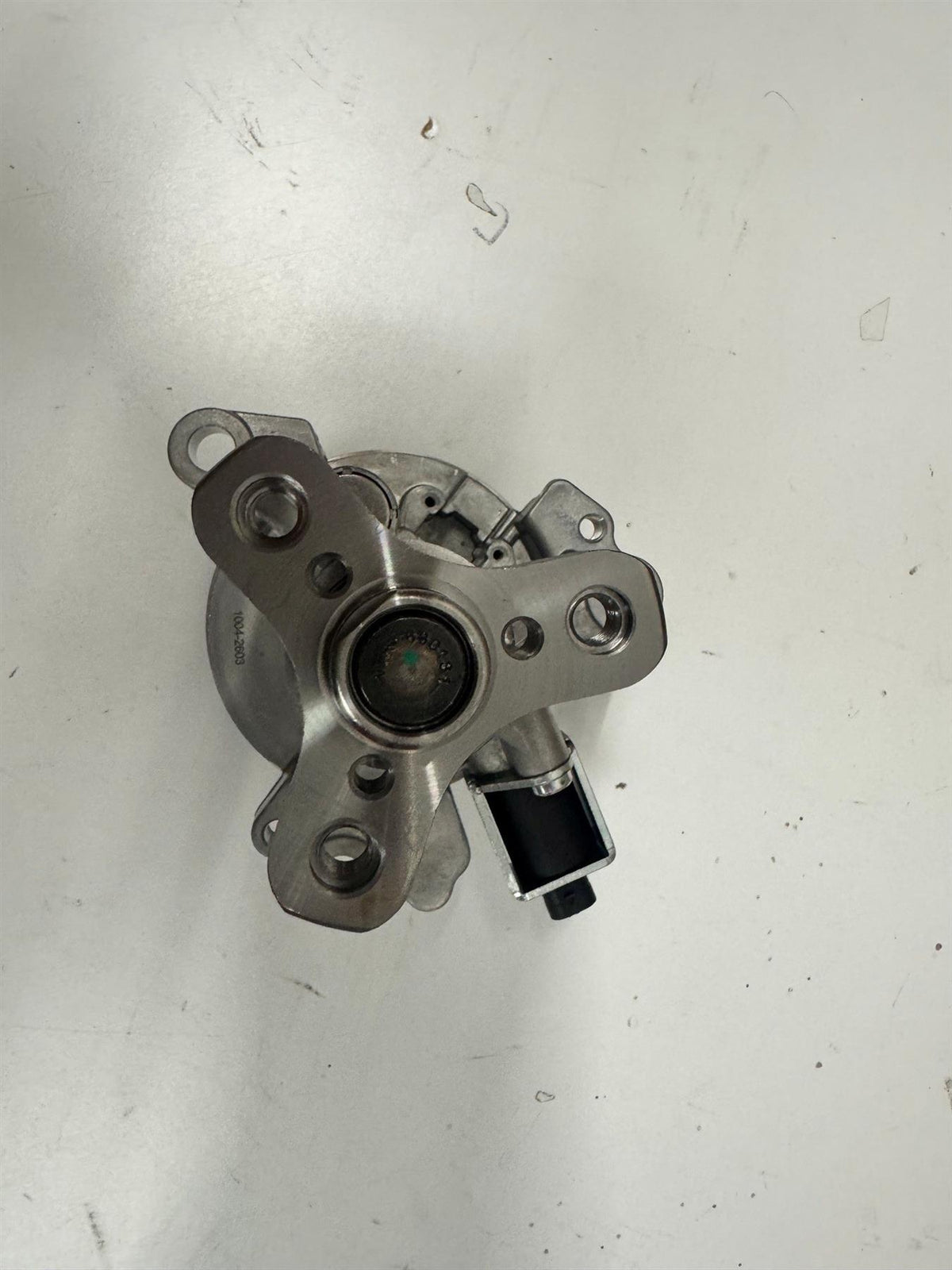 Range Rover Vogue 3.0 PHEV 2022 Onwards Water Pump 104123502