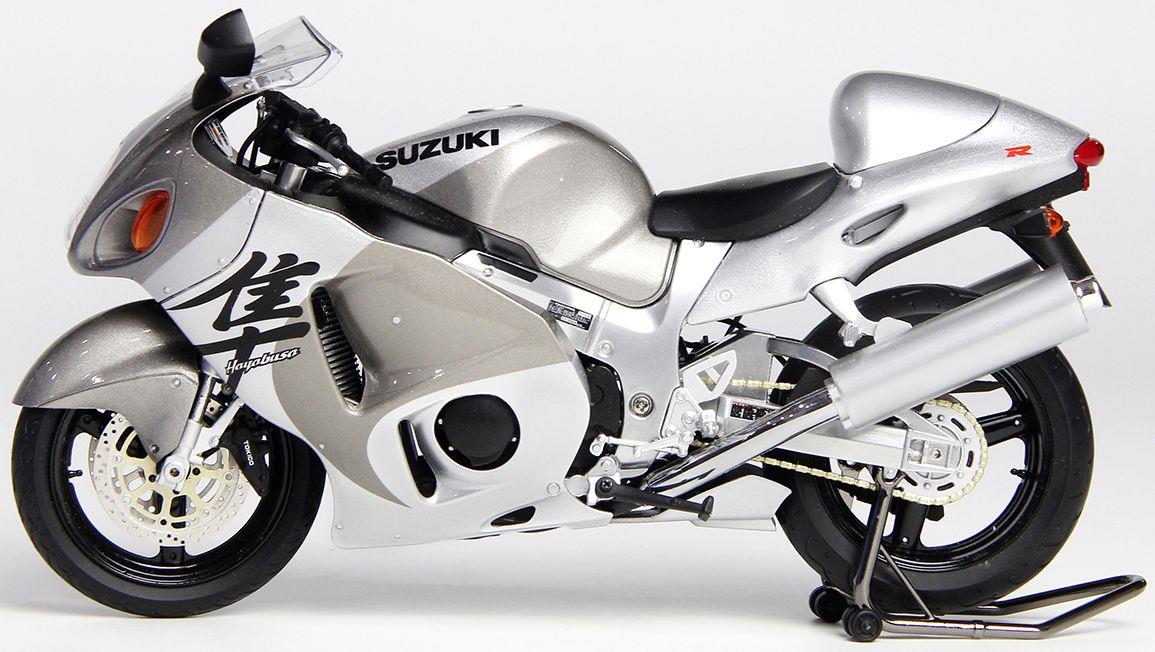 LCD Model 1:12 Scale Suzuki GSX1300R Hayabusa 2001 Silver