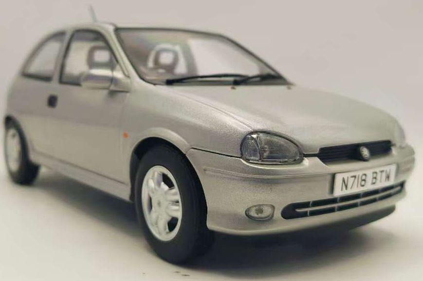 Model Car Group 1:18th Scale Vauxhall Corsa GSI Silver RHD UK Exclusive