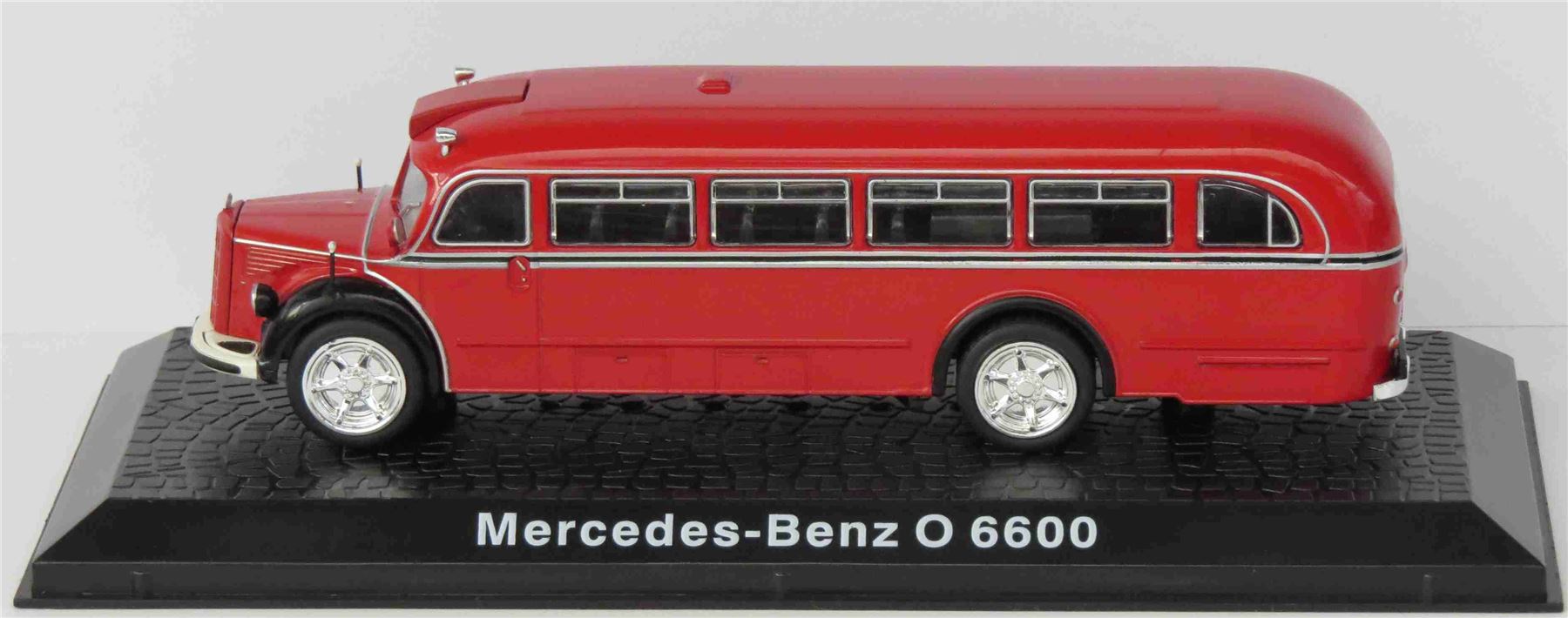 Atlas Editions 1:72 Scale Mercedes-Benz O 6600