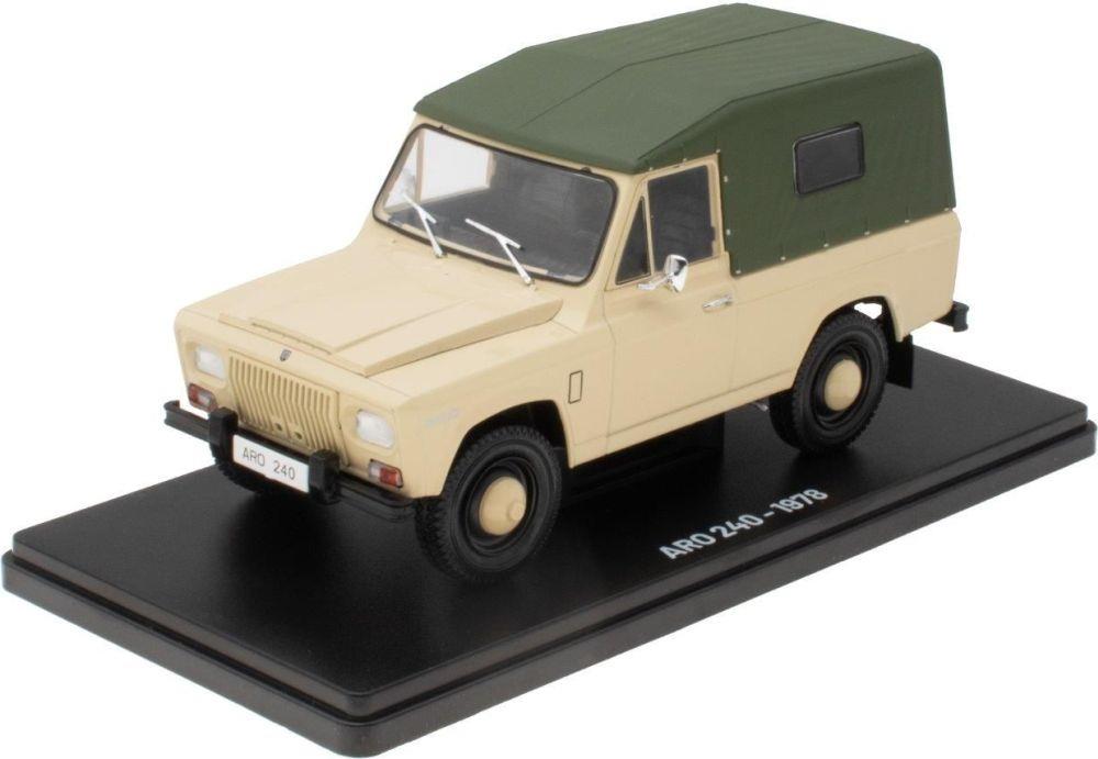 Atlas Editions 1:24 Scale ARO 240 - 1978 Sand/Green canvas top 1:24 Blister can be squashed