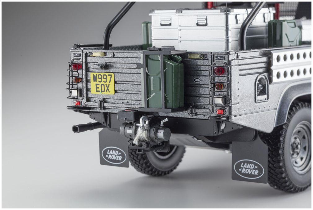 Kyosho 1:18 Scale Land Rover Defender 2001 Tomb Raider Edition (Resin)