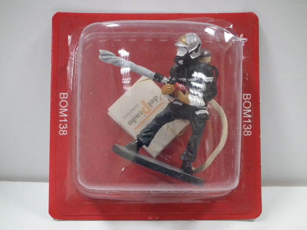 Atlas Editions 1:32 Scale Fireman firedress Breathingapp SPPFI-Par99