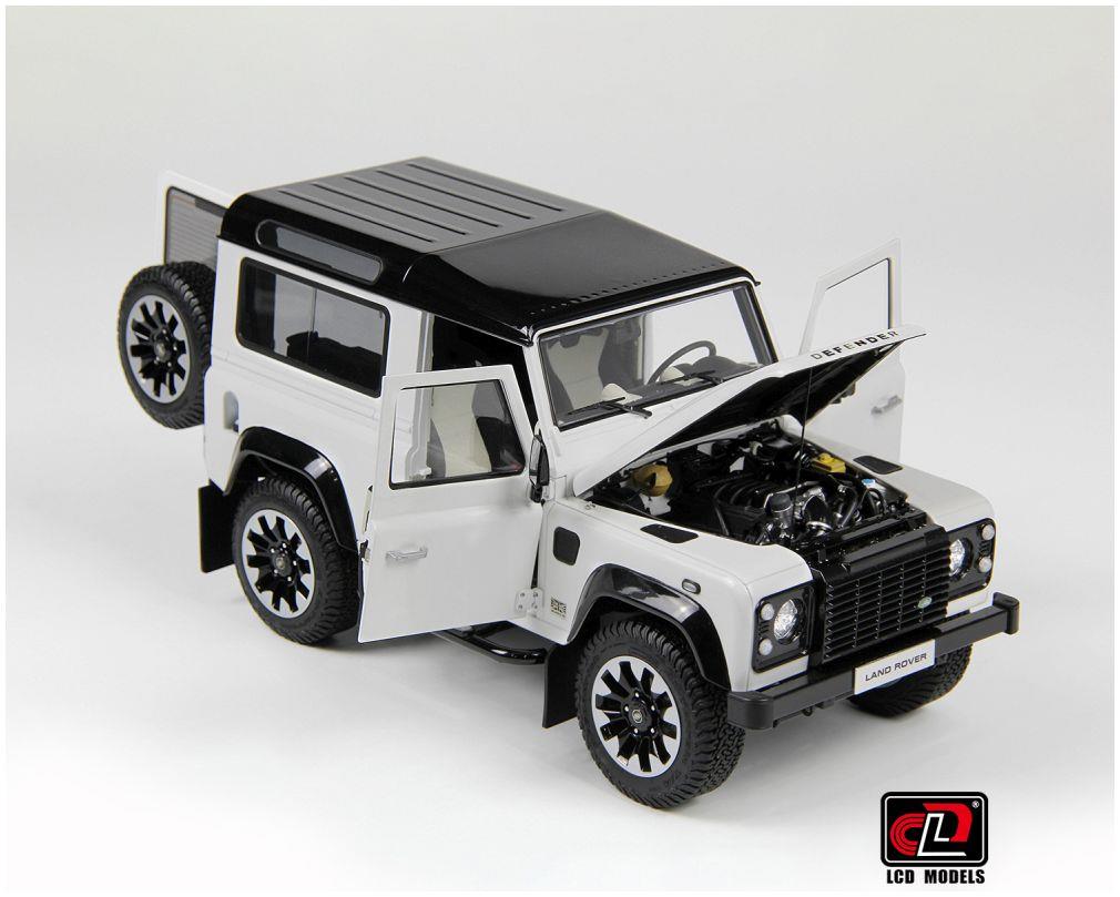 LCD 1:18 Scale Land Rover Defender 90 2018 Works V8 70th Edition White