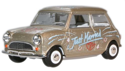 Oxford Diecast 1:43 Scale Mini Car - Just Married