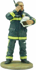 Atlas Editions 1:32 Scale Barajas Airport fireman - Madrid Spa03