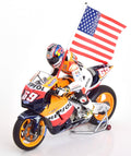 Minichamps 1:12 Scale Honda RC211V Nicky Hayden World Champion Moto GP 2006 with figurine and Flag