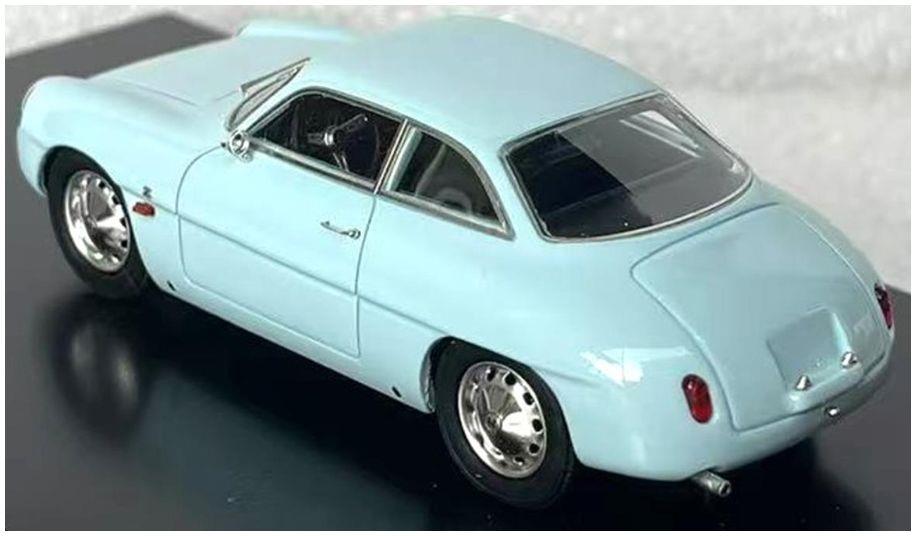 Matrix  1:43rd Scale Alfa Romeo Giulietta SZ Blue 1961