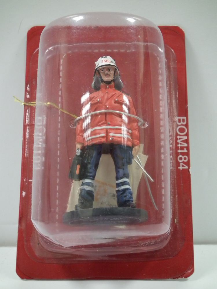Atlas Editions 1:32 Scale Ambulance working dress - Germany 2006