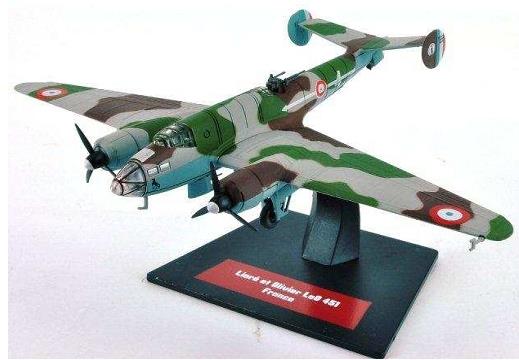 Atlas Editions 1:144 Scale Liore Et Olivier Le0 451 France 1:144 Scale with stand