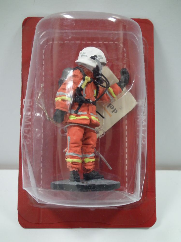 Atlas Editions 1:32 Scale Fireman Firedress - France 2003