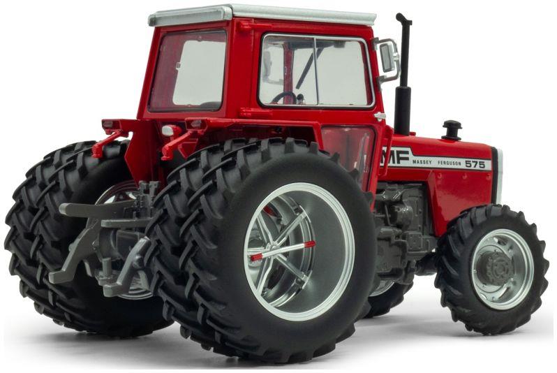 Universal Hobbies 1:32 Scale Massey Ferguson 575 4wd w/Molcon Duals