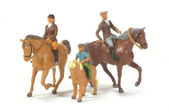 Britains 1:32 Scale Horses And Riders