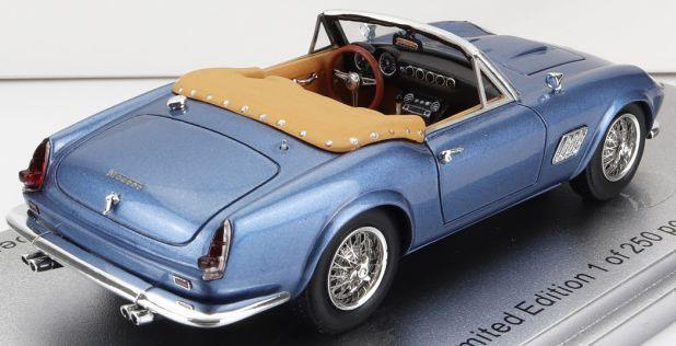 Kess 1:43 Scale Ferrari Modena 250GT California Spider Blue Top Down 1961