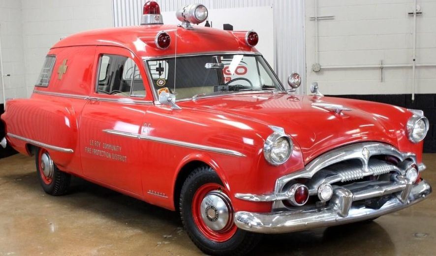 Kess 1:43 Scale Packard Henney JR Ambulance Fire Protection
