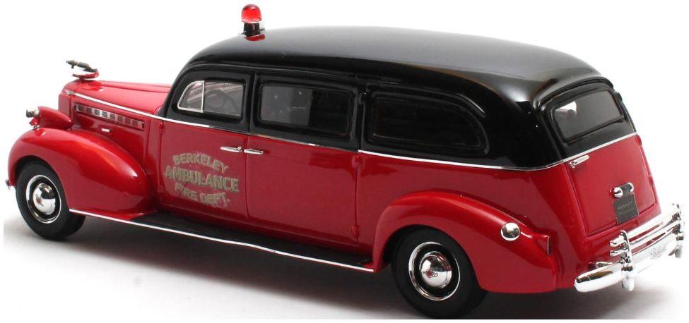 Matrix 1:43 Scale Packard Henney Fire Dept Ambulance 1940 Red/Black