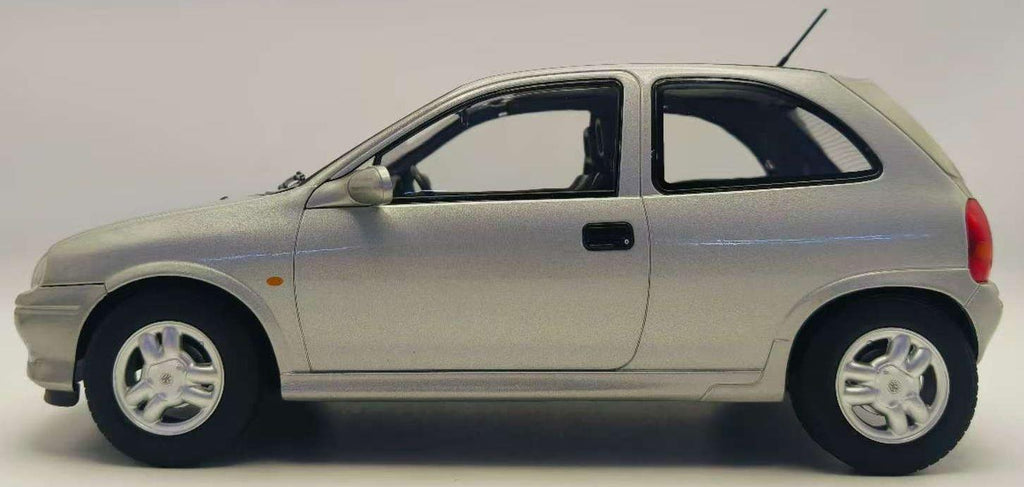 Model Car Group 1:18th Scale Vauxhall Corsa GSI Silver RHD UK Exclusive
