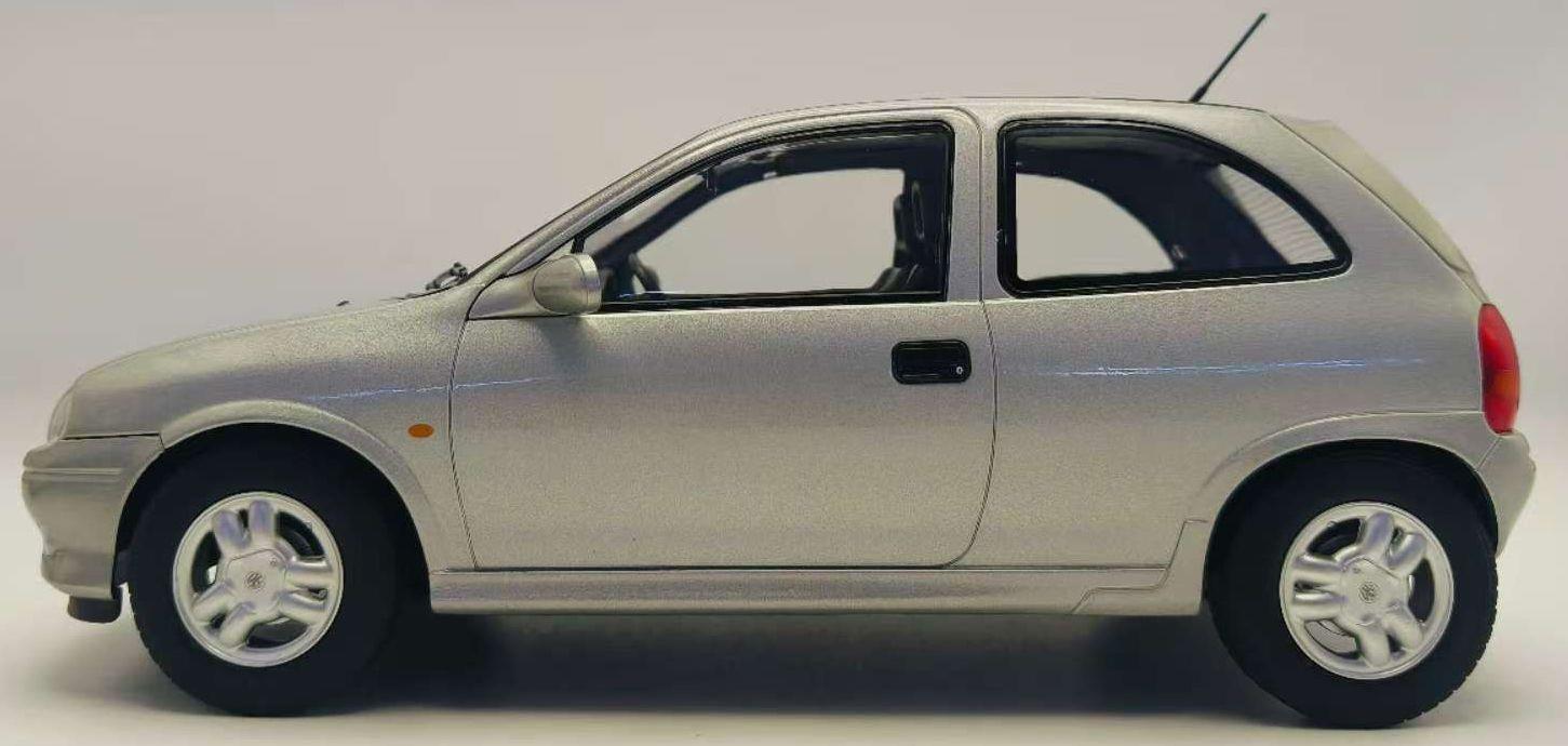 Model Car Group 1:18th Scale Vauxhall Corsa GSI Silver RHD UK Exclusive