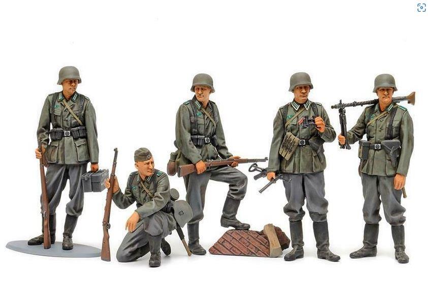 Tamiya 1/35 Scale German Infantry Set (Mid WWII) Plastic Kit 35371