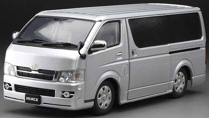 Sunstar 1:24 Scale Toyota H200 HiAce Van SuperGL Silver
