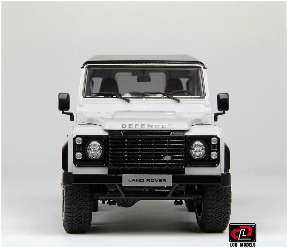 LCD 1:18 Scale Land Rover Defender 90 2018 Works V8 70th Edition White