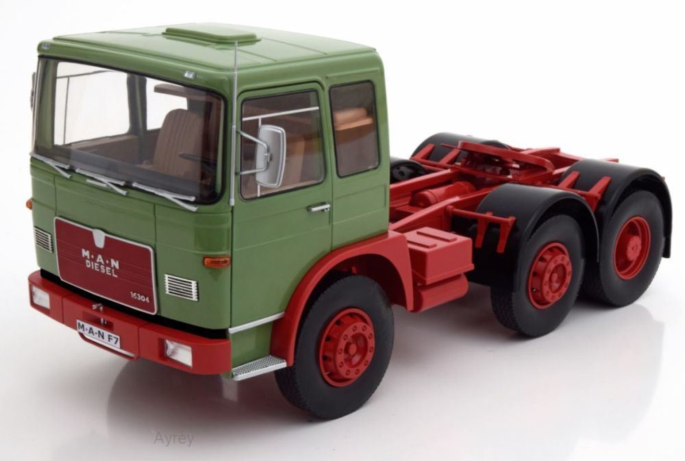 Road Kings 1:18 Scale MAN F7 16.304, light green/red