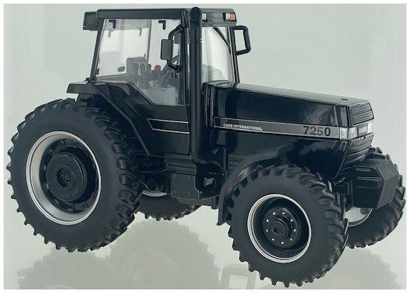 Britains 1:32 Scale Case IH Magnum 7250 Black