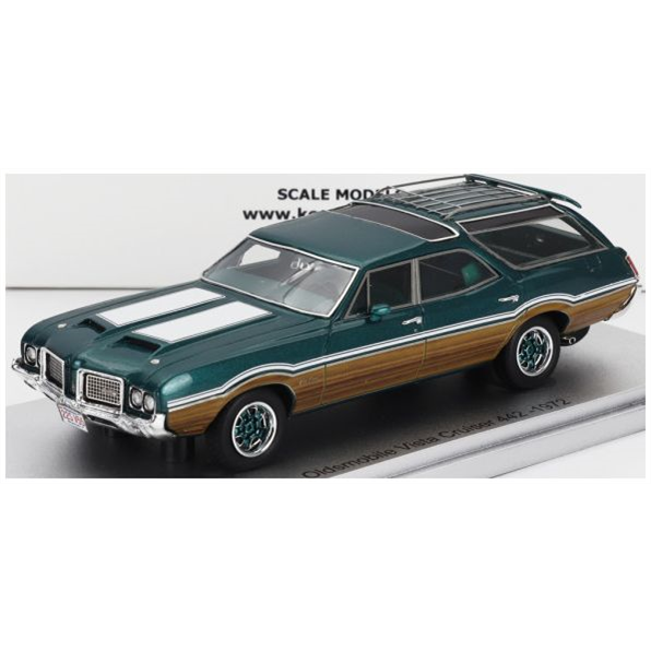 KESS 1:43rd Scale Oldsmobile Vista Cruiser 442 SW Green Metallic White Wood Station Wagon 1972
