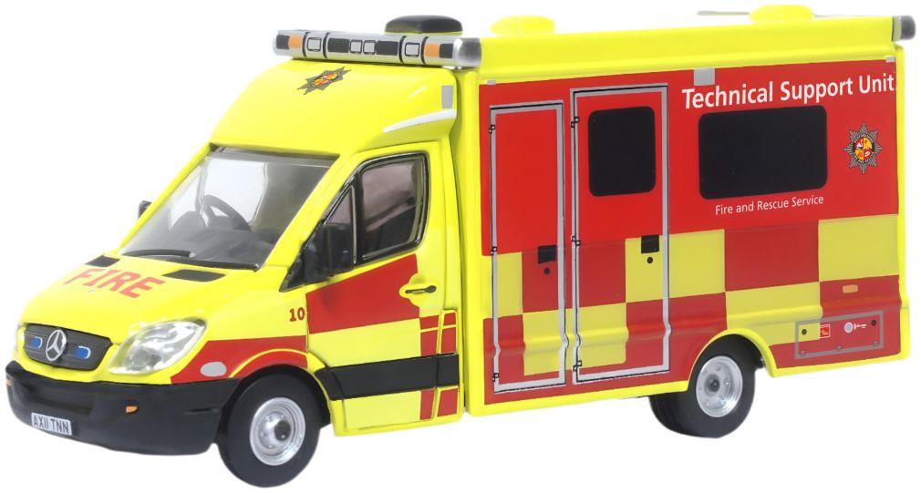 Oxford Diecast 1:76 Scale Mercedes Technical Support Unit Bedfordshire Fire & Rescue Service