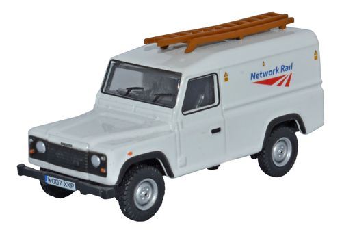 Oxford Diecast 1:76 Scale Land Rover Defender - Network Rail