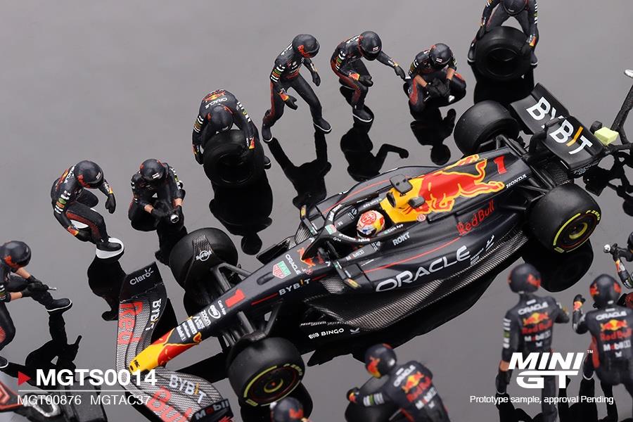 Truescale 1:64 Scale Oracle Red Bull RB19 #1 Verstappen F1 2023 Japanese GP Pit Crew Set Limited Edition