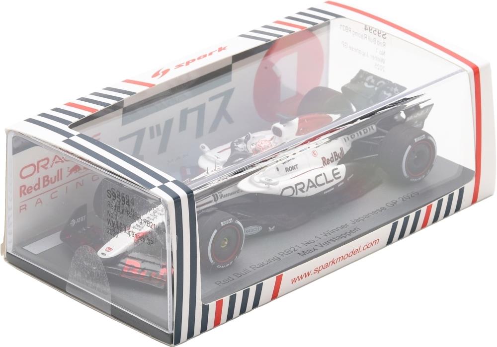Spark  1:43rd Scale Red Bull Racing RB21 #1 Oracle 1st Japan GP 2025 Max Verstappen w/Pit Board