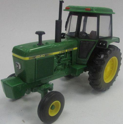Britains 1:32 Scale John Deere 4240
