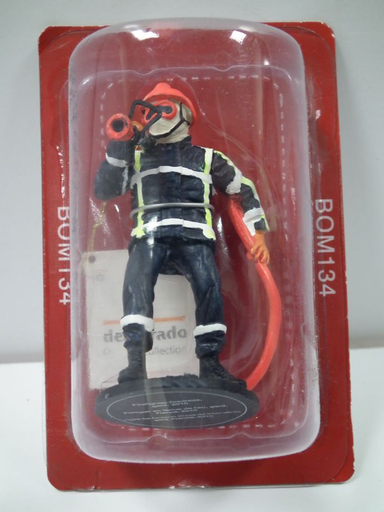 Atlas Editions 1:32 Scale fireman Firedres Gard - 2010